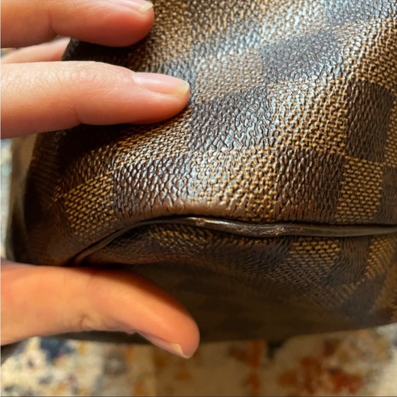 Authentic Louis Vuitton Speedy 30 in Damier Ebene - Picture 3 of 15